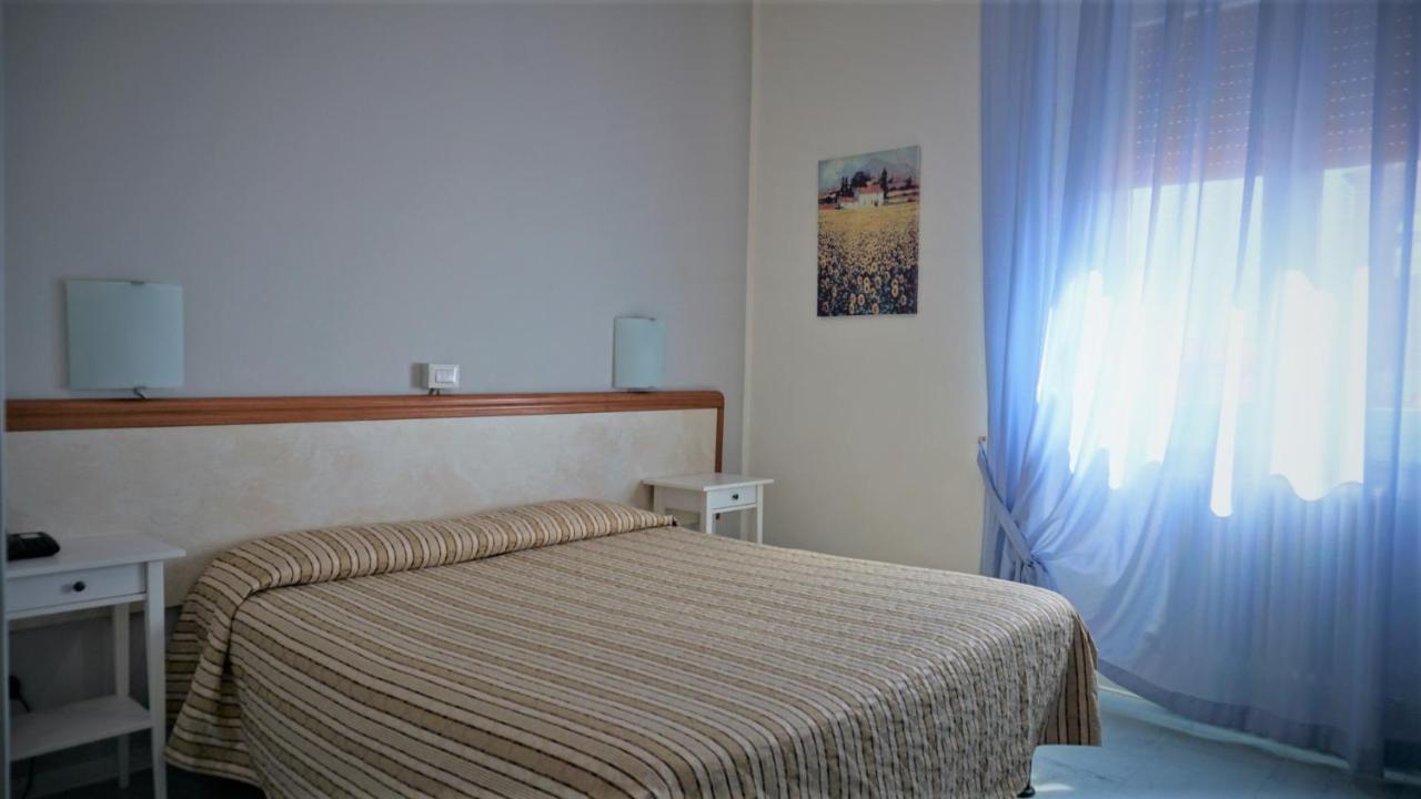 Hotel Marta Forlì Exteriör bild